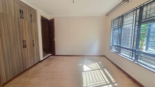 4 Bed House with En Suite in Lavington image 11