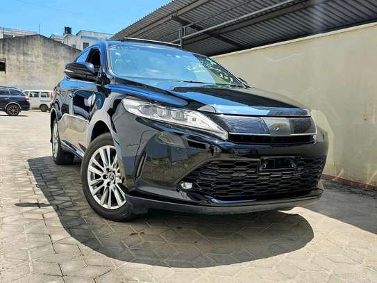 Toyota Harrier premium grade black sunroof 2018 image 3