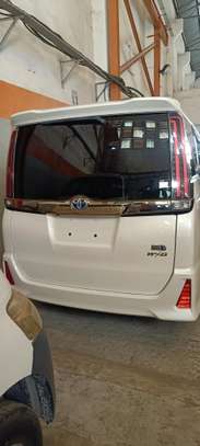 Toyota Noah WxB White 2018 image 11