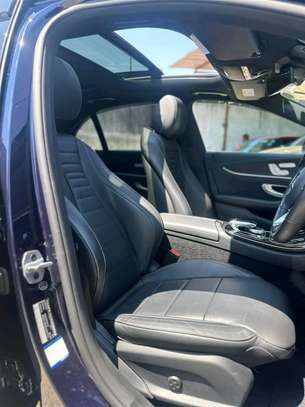 Mercedes Benz E200 sunroof 2019 image 4