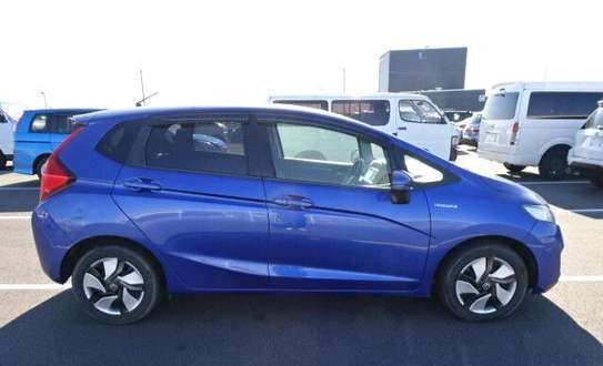 BLUE HYBRID HONDA FIT (MKOPO/HIRE PURCHASE ACCEPTED) image 4