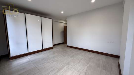 2 Bed Apartment with En Suite in Rhapta Road image 1