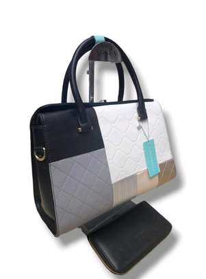 Fancy and elegant shoulder handbags image 2