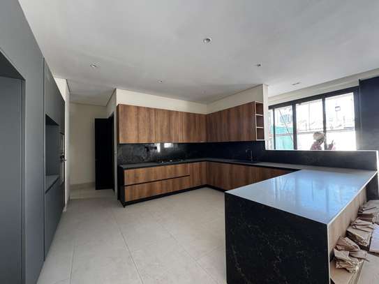 5 Bed Townhouse with En Suite in Westlands Area image 20