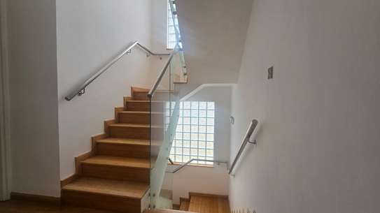 4 Bed Apartment with En Suite in Thika Road image 12