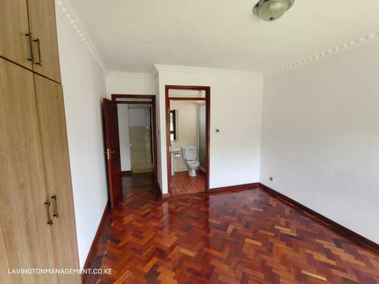 4 Bed House with En Suite at Lavington Green image 20