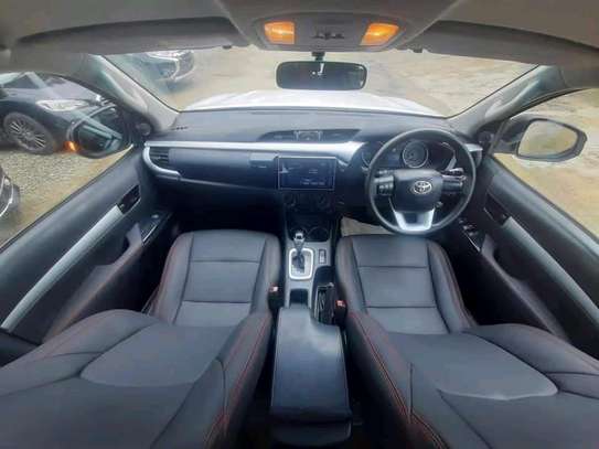Toyota Hilux double cab 2016 model image 5