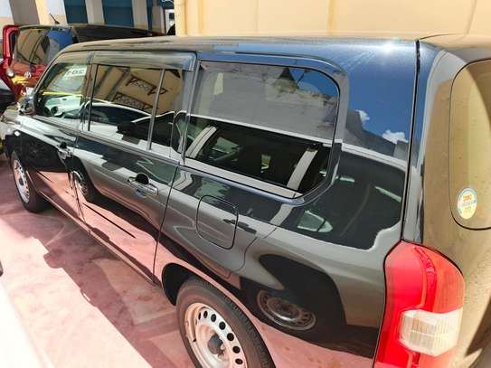 Toyota sunroof hybrid Gl image 9