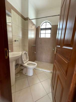 4 Bed Villa with En Suite in Kiambu Road image 8