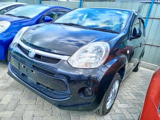 Toyota passo black image 5