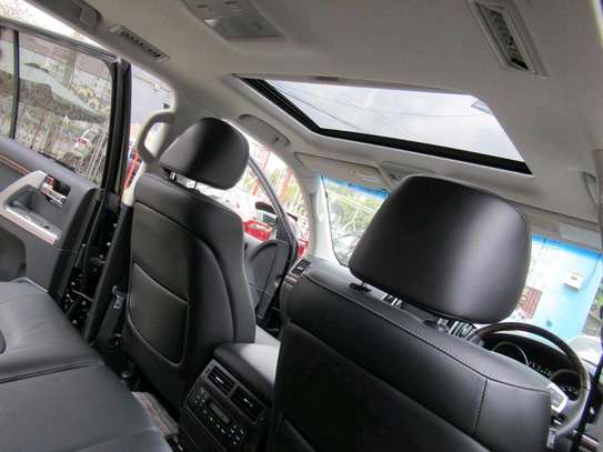 2016 Toyota Landcruiser V8 with leather and SUNROOF 8 Seater image 6