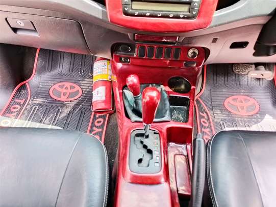 TOYOTA HILUX DOUBLE CAB AUTOMATIC 2013 MODEL image 10