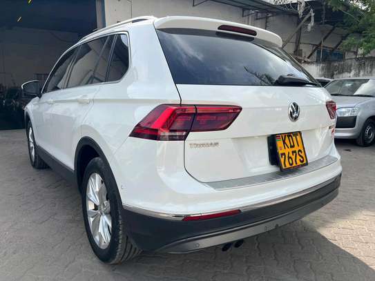 VOLKSWAGEN TIGUAN tsi SUNROOF 2018MODEL image 9