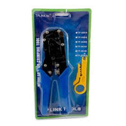 Crimping tool, Crimping Ethernet Cables image 2