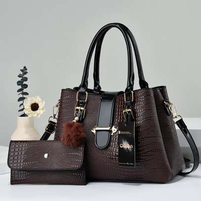 Elegant 2 in one handbag image 2