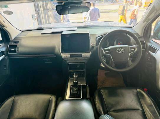 Nissan Xtrail Newshape pearl white image 5