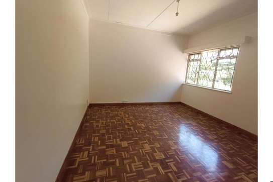 4 Bed Townhouse with En Suite in Lavington image 9