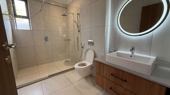 2 Bed Apartment with En Suite in Rhapta Road image 5