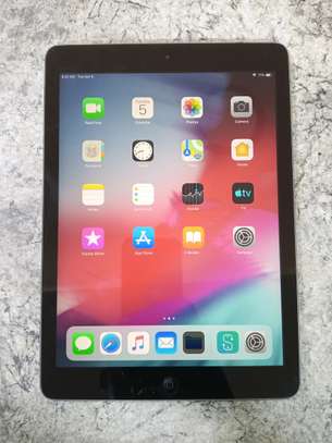 Apple iPad Air 1 image 3