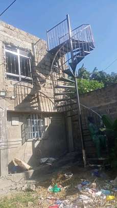 Spiral staircase image 2