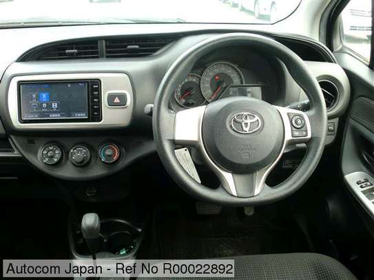 Toyota vitz 1300cc (coast motors) image 4