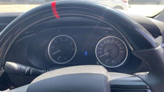 TOYOTA HILUX DOUBLE CABIN GR MANUAL 2018MODEL image 9