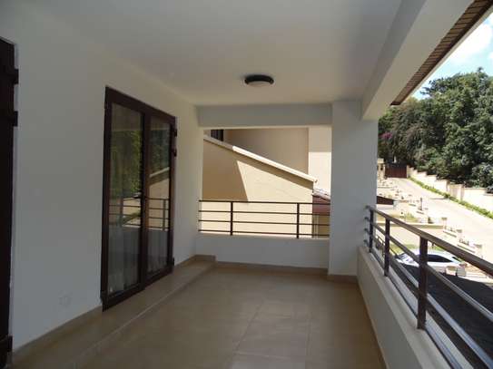 5 bedroom townhouse for rent in Lavington image 6