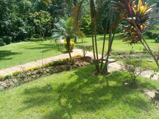 4 Bed House with Garden in Lavington image 33