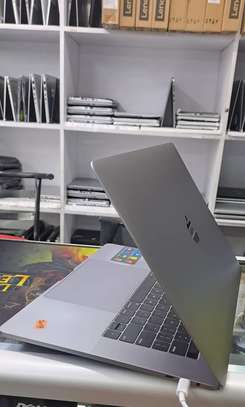Macbook pro 2019 laptop image 2