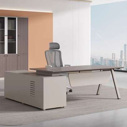 Office Desk: 1800Mm Construction Executive Office Desk image 1