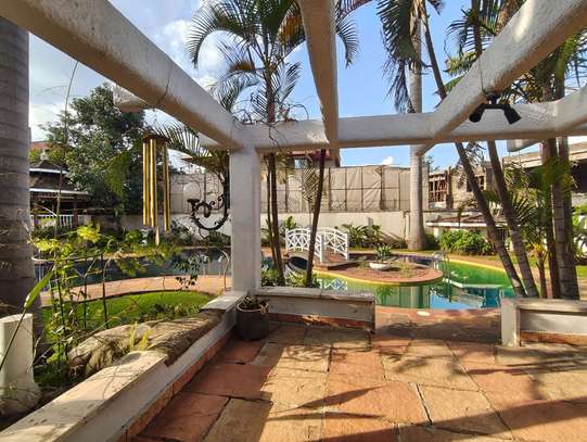 2 Bed Apartment with En Suite in Lavington image 13