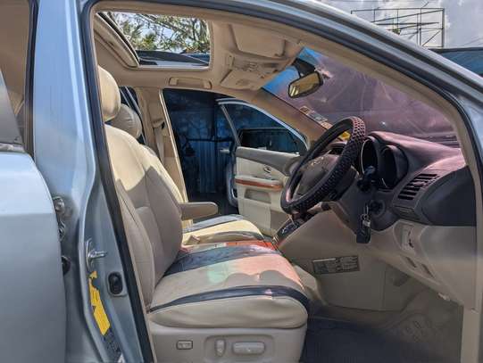 Lexus RX300 SUV Automatic 3L Petrol 4WD Sunroof image 7