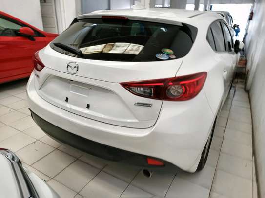 Mazda axela image 6