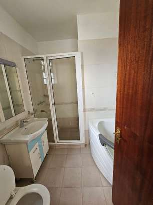 2 Bed Apartment with En Suite at Kilimani image 5