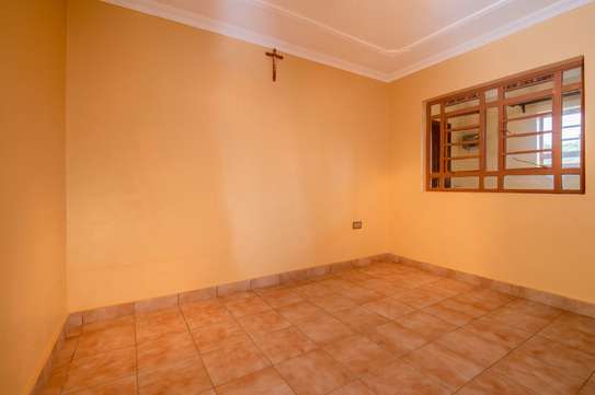 5 Bed House with En Suite in Thika image 17