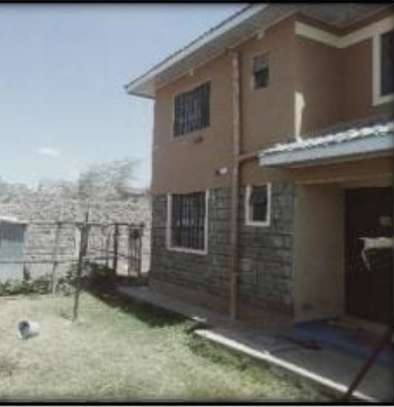 SALE BY AUCTION 4 Bedroomed Maisonette image 4