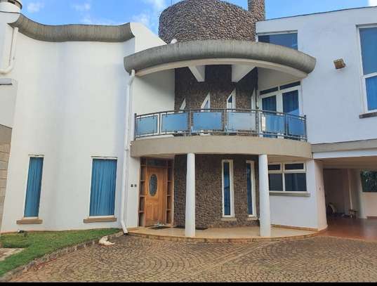 4 Bed Townhouse with En Suite at Runda Drive image 1