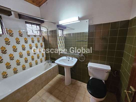 5 Bed House with En Suite in Muthaiga image 34
