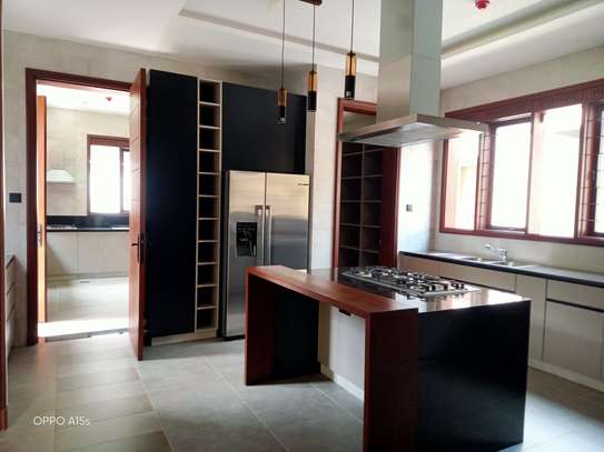 4 Bed Townhouse with En Suite in Runda image 26