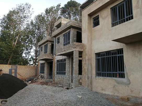 4Bedroom All Ensuite TownHouse on 40by80 in Gitaru image 2