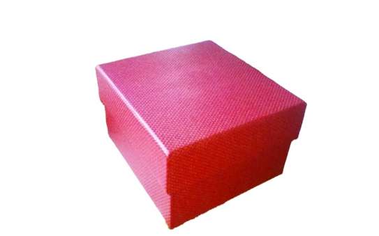 Red gift box image 1