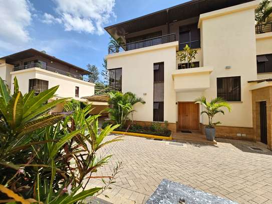 5 Bed Townhouse with En Suite in Lavington image 11