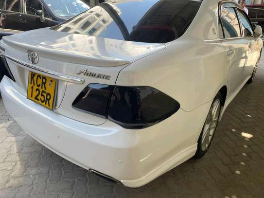 Toyota crown athlete image 10