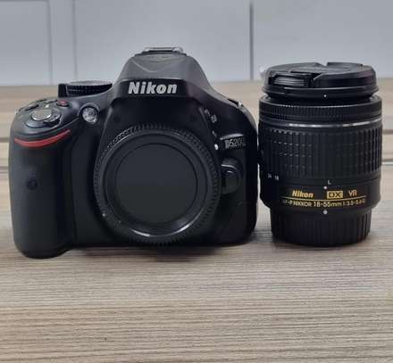 Nikon D5200 DSLR Camera with nikorr lens 18:55mm image 2