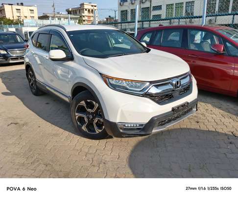 Honda crv white new image 2