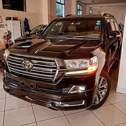 Toyota Land cruiser ZX V8 Black 2018 image 4