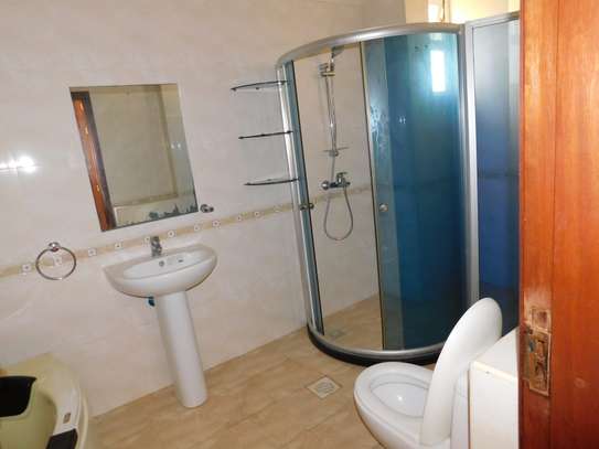 3 Bed Apartment with En Suite in Mkomani image 10