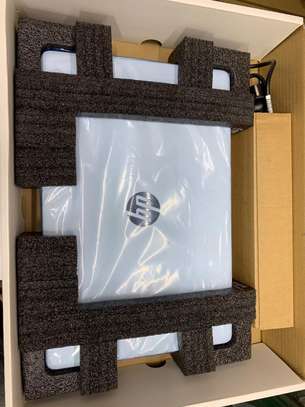 HP Notebook 15 - AMD Ryzen 5 image 3