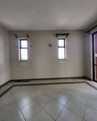3 Bed Apartment with En Suite in South C image 3