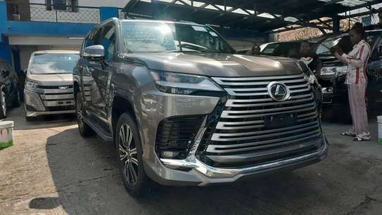 Lexus Lx600 2023 Petrol image 1